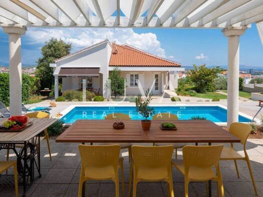 Haus zum Kauf 1.400.000 € 5 Zimmer 400 m² Vodice 0