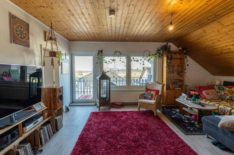 Wohnung zur Miete 990 € 3 Zimmer 96 m² Dachgeschoss frei ab sofort Bönstadt Niddatal 61194
