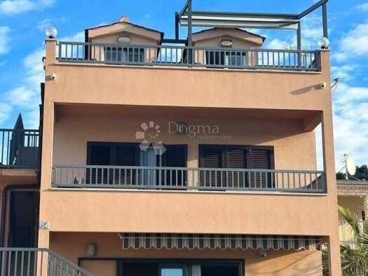 Haus zum Kauf 950.000 € 13 Zimmer 410 m² Razanj, Rogoznica Rogoznica