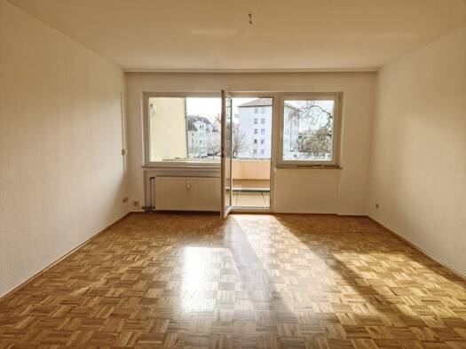 Wohnung zur Miete 900 € 3 Zimmer 97,4 m² 1. Geschoss frei ab 01.10.2026 Salisweg 45 b Hanau Hanau 63454