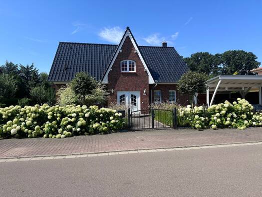 Einfamilienhaus zum Kauf provisionsfrei 799.000 € 6 Zimmer 189 m² 739 m² Grundstück Göhrenz Markranstädt 04420