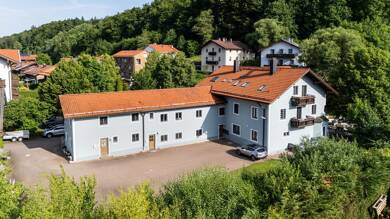 Mehrfamilienhaus zum Kauf als Kapitalanlage geeignet 1.800.000 € 23 Zimmer 572,8 m² 1.361 m² Grundstück Hauptstraße 53 Marienstein Waakirchen 83666