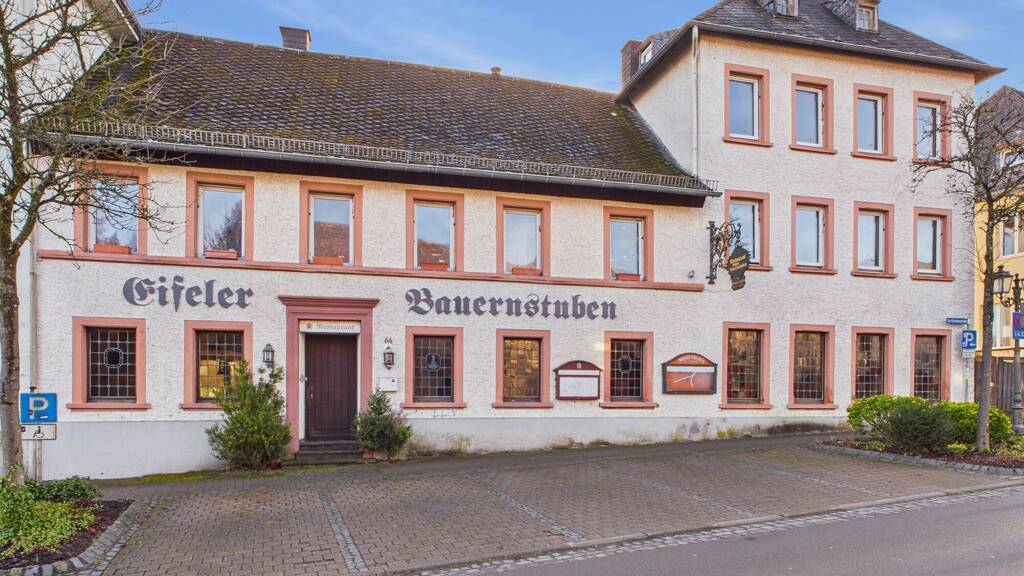 Haus zum Kauf 111.000 € 549,8 m² 823 m² Grundstück Kurfürstenstraße 64 Manderscheid 54531