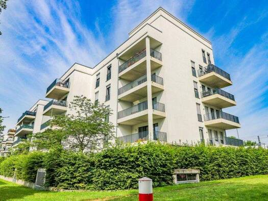 Wohnung zur Miete 1.528 € 3 Zimmer 80,3 m² 3. Geschoss frei ab 16.12.2025 Stresemannallee 55 Sachsenhausen Frankfurt-Sachsenhausen-Nord 60596