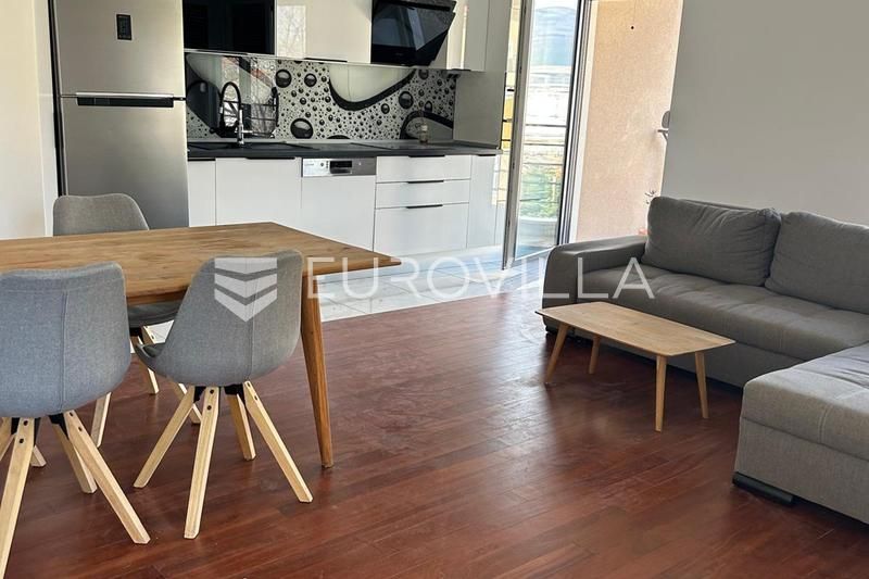 Wohnung zum Kauf 790.000 € 3 Zimmer 112 m²<br/>Wohnfläche Marjan 21000