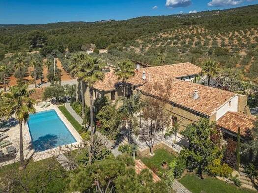 Schloss zum Kauf 9.975.000 € 20 Zimmer 851,1 m² 83.521 m² Grundstück Le Castellet 83330