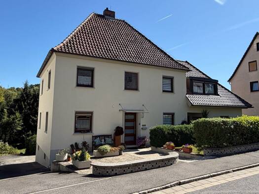 Einfamilienhaus zum Kauf 295.000 € 5 Zimmer 185 m² 661 m² Grundstück Grub Grub a.Forst 96271