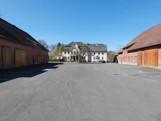 Haus zum Kauf 1.900.000 € 10 Zimmer 400 m² 21.393 m² Grundstück Böckum Erwitte 59597