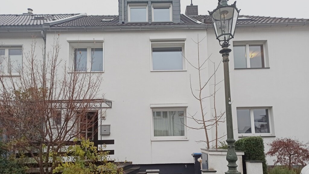 Reihenmittelhaus zur Miete 2.300 € 7 Zimmer 150 m²<br/>Wohnfläche 250 m²<br/>Grundstück 01.01.2025<br/>Verfügbarkeit Unterrath Düsseldorf / Unterrath 40468