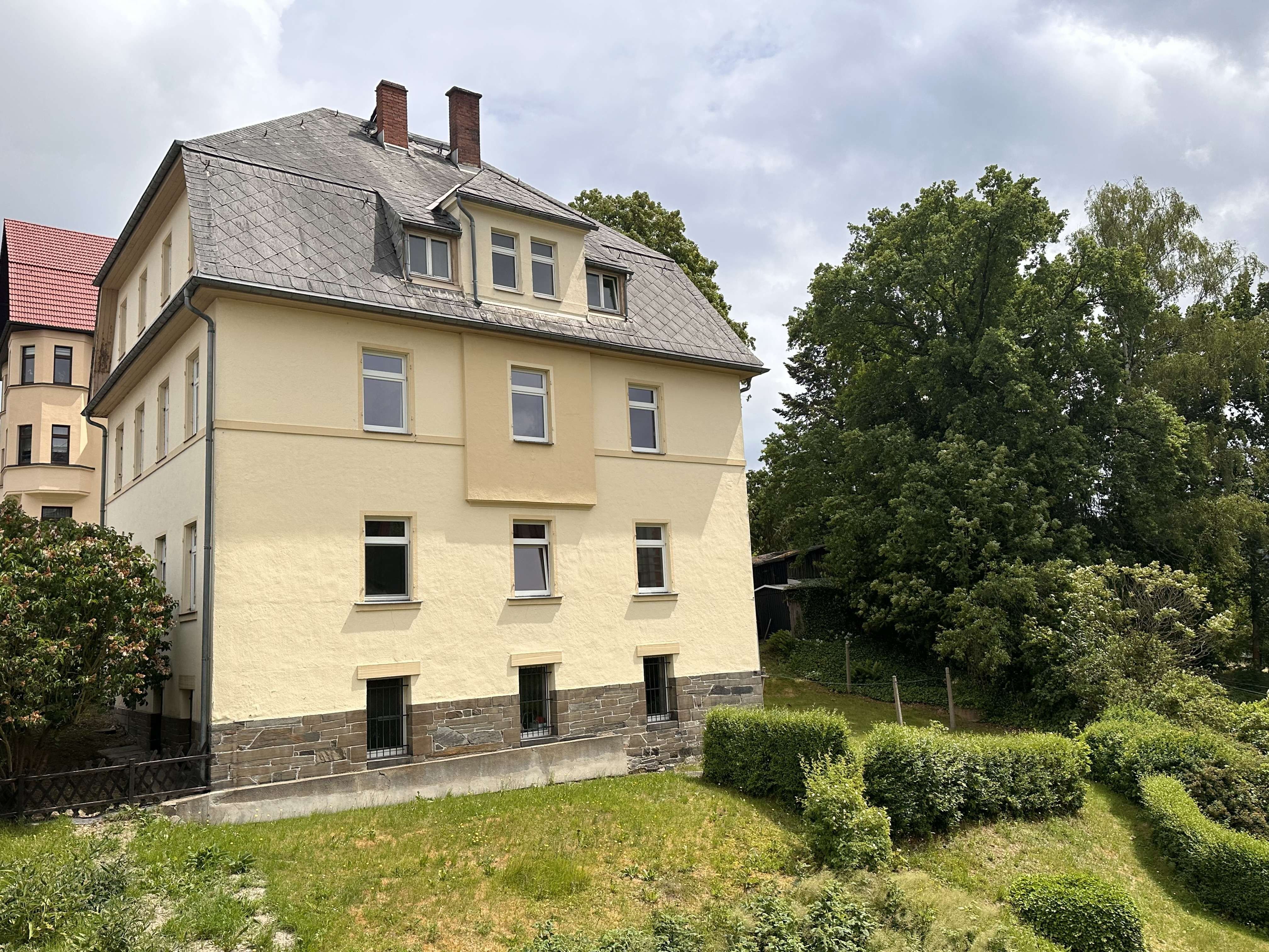 Einfamilienhaus zum Kauf 224.000 € 14 Zimmer 327 m²<br/>Wohnfläche 1.510 m²<br/>Grundstück Pestalozzistraße 26 Markneukirchen Markneukirchen 08258