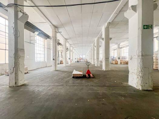 Lagerhalle zur Miete provisionsfrei 2,50 € 7.460 m² Lagerfläche teilbar ab 2.480 m² Bautzen Bautzen 02625