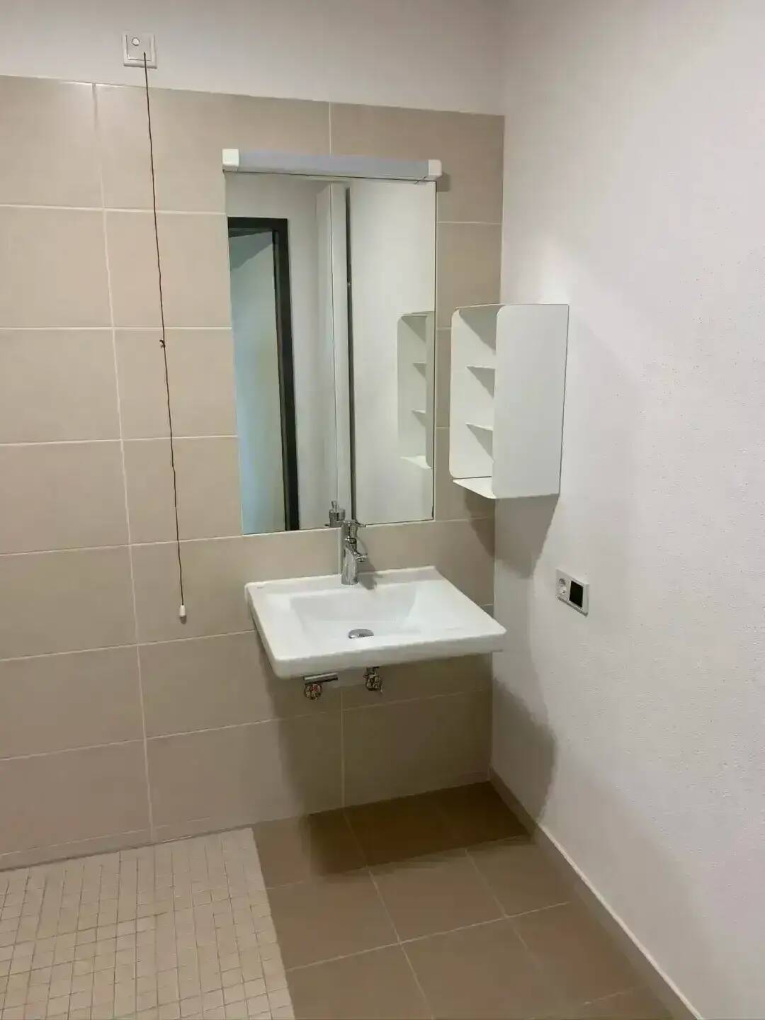 Immobilie in Kolbermoor - ... Bereits solide VERMIETET - APPARTEMENT - Senioren- und Pflegeheim - Bild 3