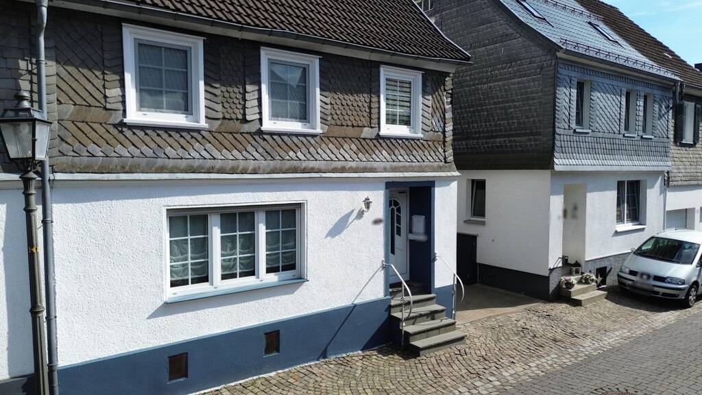 Doppelhaushälfte zum Kauf 229.000 € 5 Zimmer 130 m² 182 m² Grundstück Drolshagen 57489