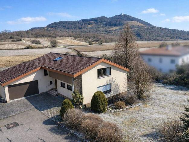 Einfamilienhaus zum Kauf 895.000 € 9 Zimmer 240,3 m² 1.288 m² Grundstück Dettingen 73265