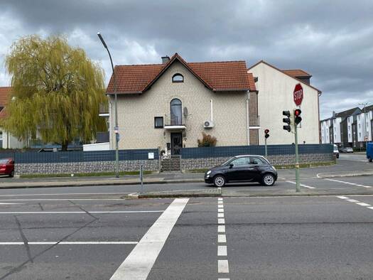 Haus zum Kauf 530.000 € 6 Zimmer 137,2 m² 267 m² Grundstück Weissenberg Neuss 41462