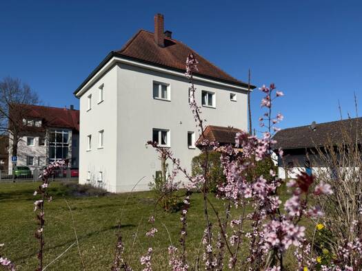 Einfamilienhaus zum Kauf provisionsfrei 849.500 € 5 Zimmer 120 m² 1.759 m² Grundstück Adelsdorf Adelsdorf 91325
