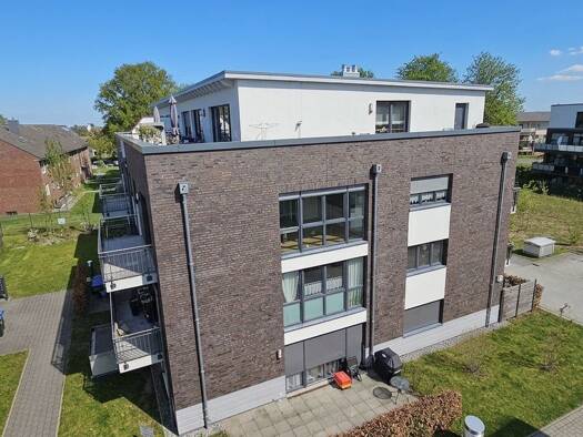 Wohnung zur Miete 1.220 € 3 Zimmer 90,3 m² 1. Geschoss frei ab 01.09.2026 Lönsweg Stade Stade 21680