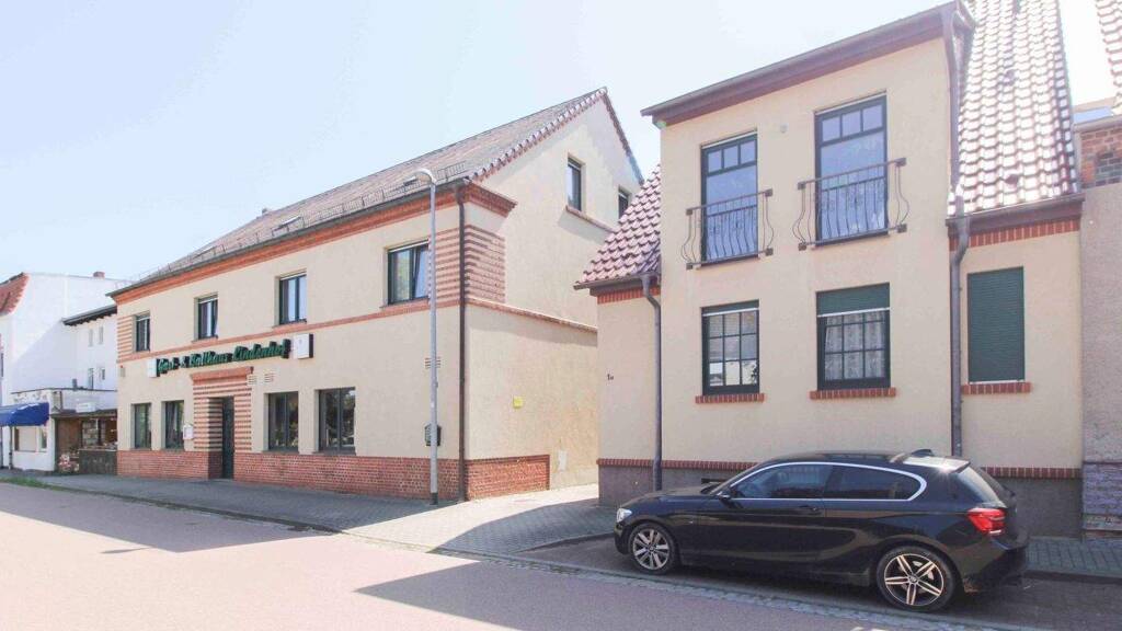 Mehrfamilienhaus zum Kauf als Kapitalanlage geeignet 350.000 € 12 Zimmer 360 m² 1.143,1 m² Grundstück Pratau Lutherstadt Wittenberg 06888