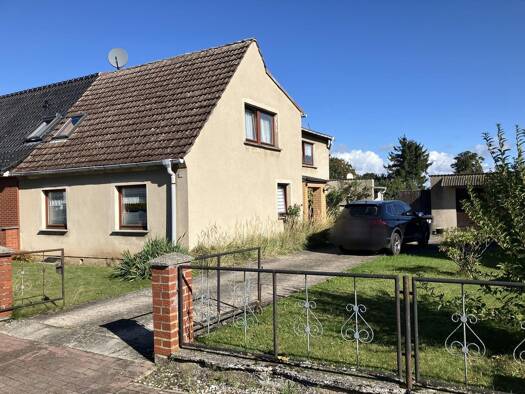 Doppelhaushälfte zum Kauf 85.000 € 4 Zimmer 120 m² 1.001 m² Grundstück Demmin Demmin 17109