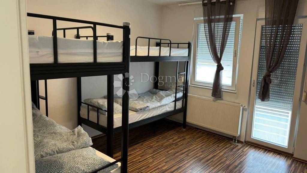 Haus zur Miete 4.400 € 5 Zimmer 200 m² Poljanice - Dubec