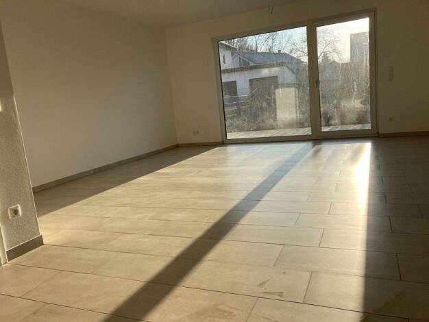 Reihenendhaus zur Miete - Erstbezug 1.740 € 5 Zimmer 138,7 m² 329 m² Grundstück Donaustauf 93093