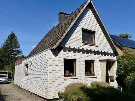 Einfamilienhaus zum Kauf 270.000 € 91 m² 1.533 m² Grundstück Hasseldieksdamm Kiel 24109