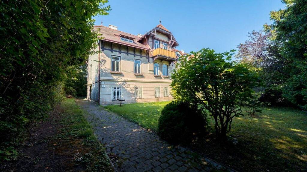 Villa zum Kauf 1.700.000 € 10 Zimmer 250 m² 1.672 m² Grundstück Gießhübl 2372