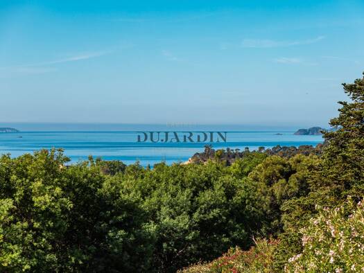 Einfamilienhaus zum Kauf 1.976.000 € 14 Zimmer 252 m² 2.072 m² Grundstück Avenue du Général de Gaulle 16 La Plage du Lavandou Le Lavandou 83980