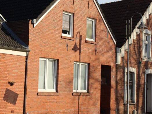 Haus zum Kauf 200.000 € 6 Zimmer 138 m² 336 m² Grundstück Heisfelde Leer - Bingum 26789