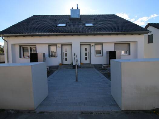 Doppelhaushälfte zum Kauf 405.000 € 5 Zimmer 130 m² 350 m² Grundstück Creußen 95473