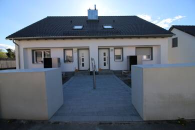 Doppelhaushälfte zum Kauf 405.000 € 5 Zimmer 130 m² 350 m² Grundstück Creußen Creußen 95473