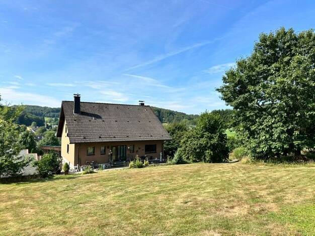 Einfamilienhaus zur Miete 1.800 € 8 Zimmer 215 m² 4.000 m² Grundstück Brochhagen Lindlar 51789