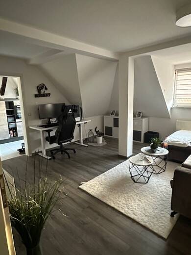 Wohnung zur Miete 520 € 2 Zimmer 61,4 m² Dachgeschoss, 4. Geschoss frei ab 01.07.2025 Greifswalderstraße 18 Krämpfervorstadt Erfurt 99085