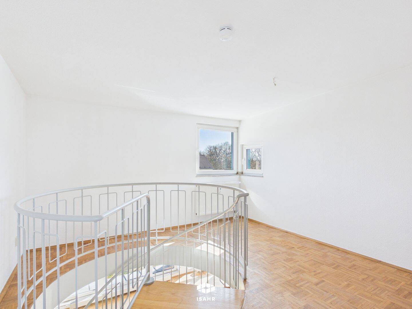 Immobilie in Senftenberg - Modernisierte 4-Zimmer-Maisonettewohnung mit Terrasse und Garage - nur 350 m zum Senftenberger See - Bild 1