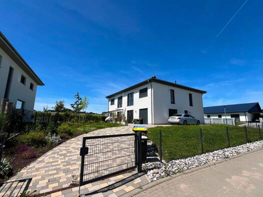 Doppelhaushälfte zum Kauf 399.000 € 3 Zimmer 137 m² 438 m² Grundstück frei ab sofort Putbus Putbus 18581