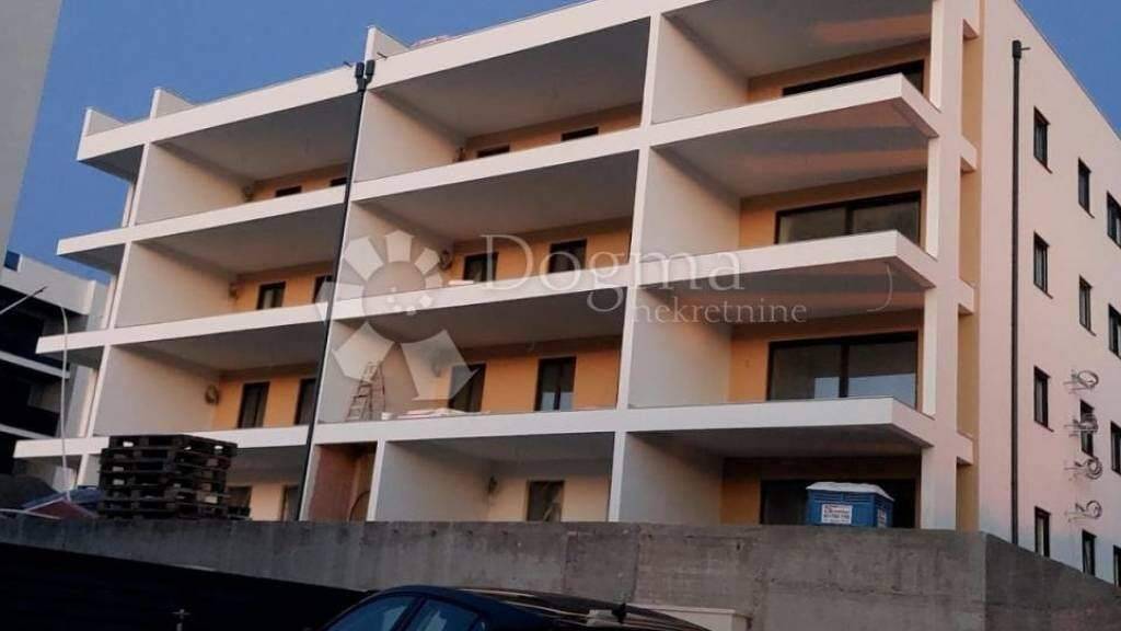 Wohnung zum Kauf 329.747 € 4 Zimmer 106 m² 1. Geschoss Okrug