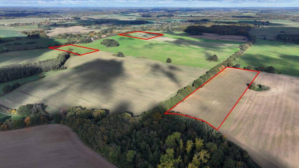 Land-/Forstwirtschaft zum Kauf als Kapitalanlage geeignet 1 Zimmer 146.000 m² Grundstück Zarrentin Zarretnin am Schaalsee 19246