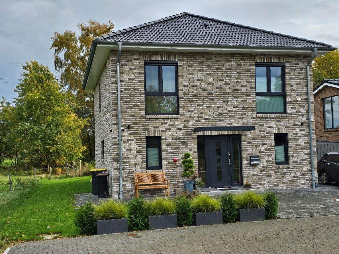 Immobilie in Hartenholm - Raum & Licht - Wohnen auf 2 vollen Geschossen - Niedrigenergiehaus EH40 mit Wärmepumpe & PV-Anlage - Neubauplanung - Bild 1