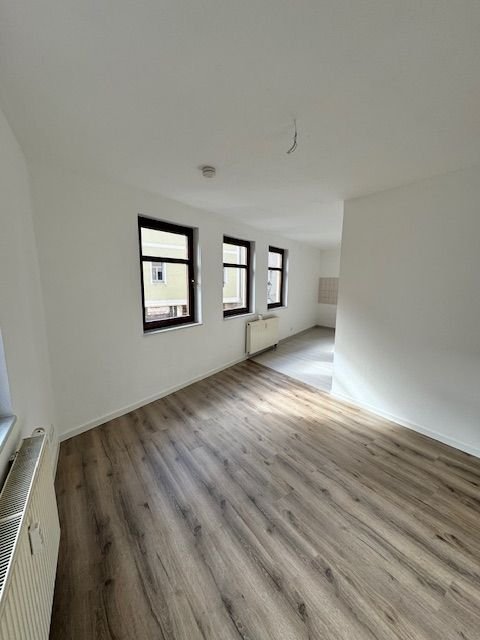 Wohnung zur Miete 290 € 2 Zimmer 40 m²<br/>Wohnfläche 1.<br/>Geschoss ab sofort<br/>Verfügbarkeit Margarethenstr. 22/23 Kahla 07768