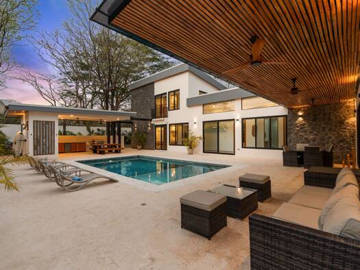 Villa zum Kauf - Erstbezug 1.424.501 € 375 m² 914 m² Grundstück 85V2+489  Calle Ferrari  Guanacaste Province  Play Playa Grande