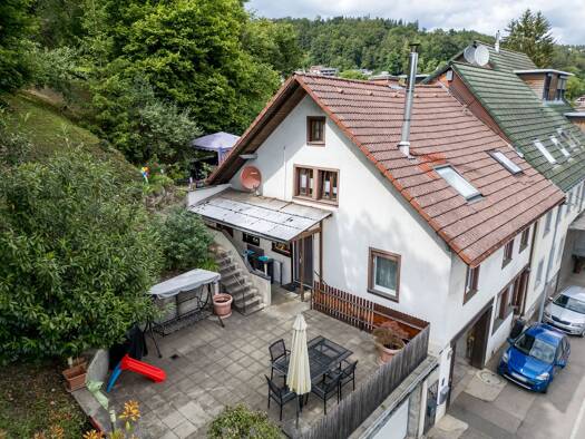 Mehrfamilienhaus zum Kauf 419.000 € 6,5 Zimmer 185 m² 765 m² Grundstück Stühlingen Stühlingen 79780