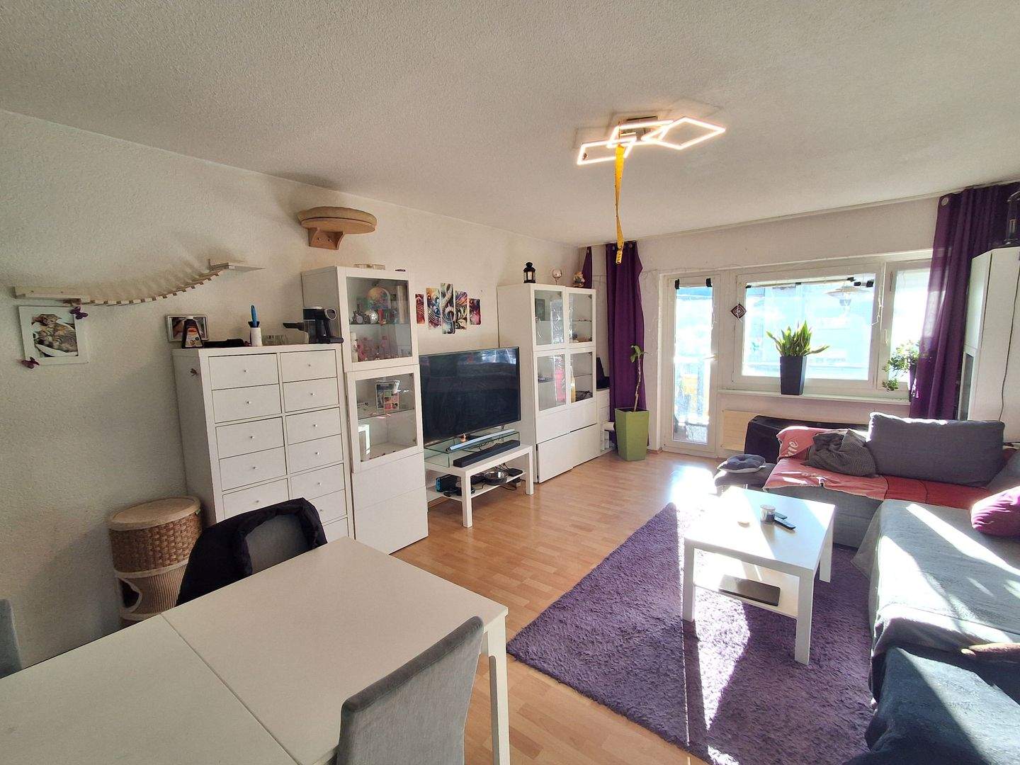 Immobilie in Lottstetten - Großzügige 4-Zimmer-Wohnung mit Balkon, Büro und Einzelgarage - Bild 0