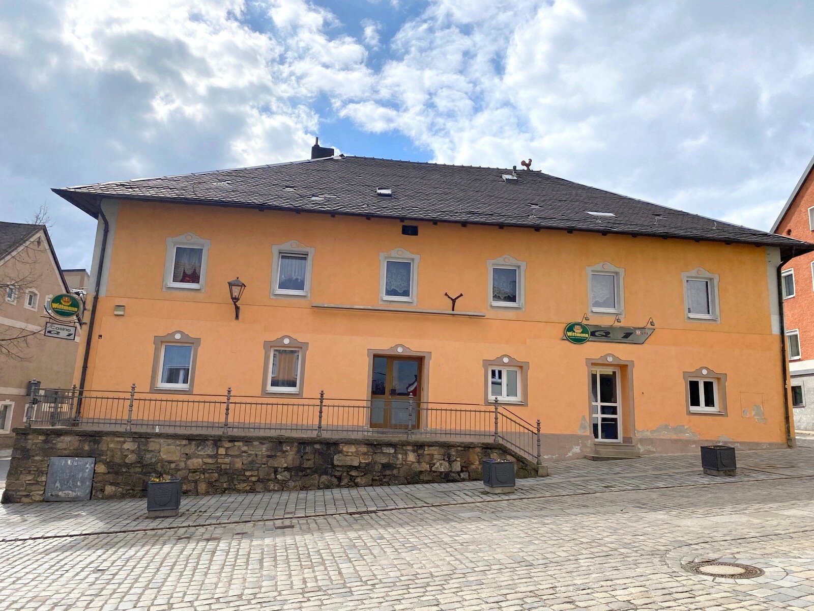 Mehrfamilienhaus zum Kauf 430.000 € 14 Zimmer 300,2 m²<br/>Wohnfläche 450 m²<br/>Grundstück 01.02.2025<br/>Verfügbarkeit Furth Furth im Wald 93437