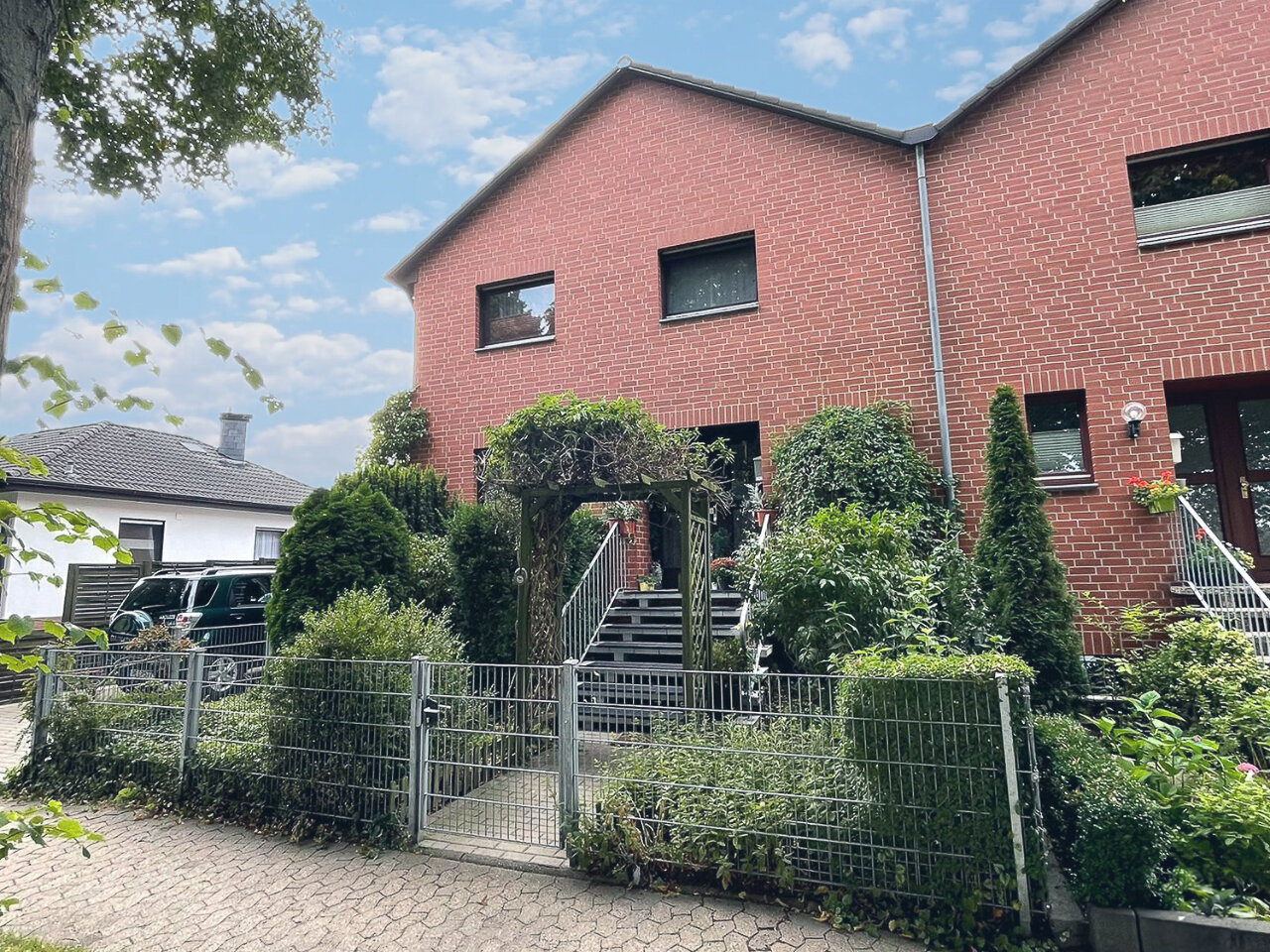 Doppelhaushälfte zum Kauf provisionsfrei 299.000 € 4 Zimmer 121,6 m²<br/>Wohnfläche 302 m²<br/>Grundstück Woltorf Peine 31224