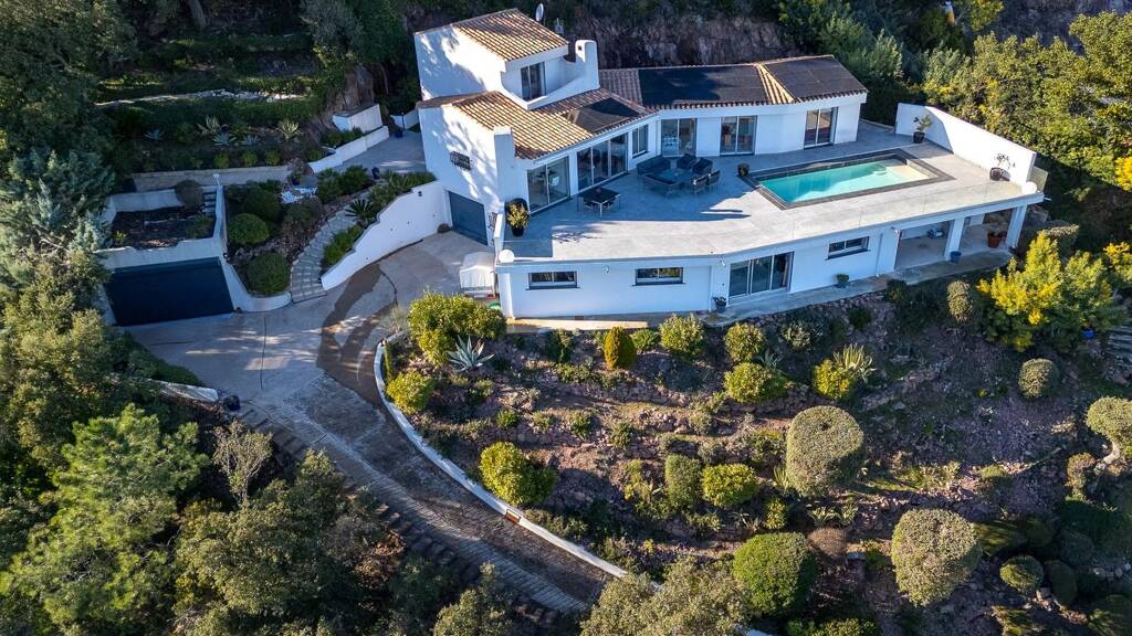 Einfamilienhaus zum Kauf 1.790.000 € 4 Zimmer 161,7 m² 2.207 m² Grundstück FREJUS 83370