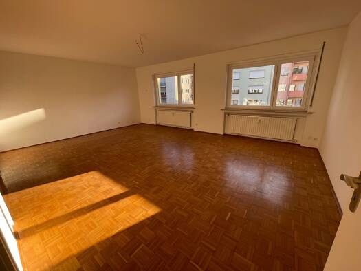 Terrassenwohnung zur Miete 1.200 € 4,5 Zimmer 115 m² Geschoss 2/4 frei ab 01.08.2026 Bruchsal 76646
