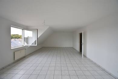 Wohnung zur Miete 450 € 1 Zimmer 54 m² Dachgeschoss, 3. Geschoss frei ab sofort Leitkamp 9 Möllen Voerde (Niederrhein) 46562