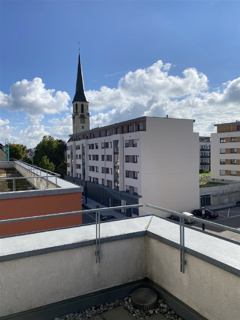 Wohnung zum Kauf 190.000 € 2 Zimmer 57,8 m²<br/>Wohnfläche 3.<br/>Geschoss 01.03.2025<br/>Verfügbarkeit Hegau - Gymnasium 5 Singen (Hohentwiel) 78224