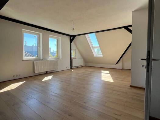 Wohnung zur Miete 680 € 2 Zimmer 90 m² Geschoss 2/3 frei ab 01.11.2026 Selb Selb 95100