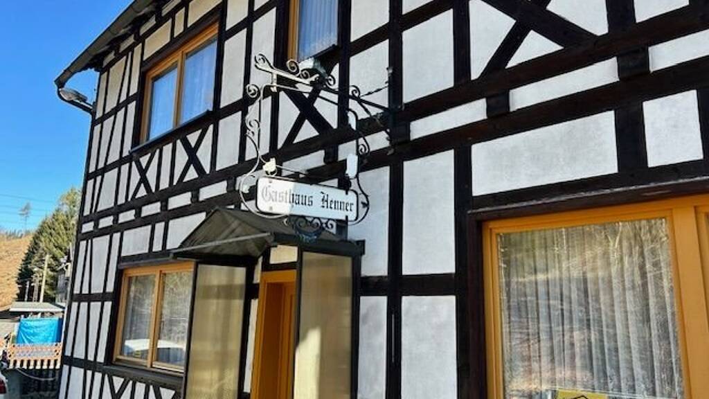 Haus zum Kauf 75.000 € 8 Zimmer 200 m² 912 m² Grundstück frei ab sofort Lamprechter Str. 34 Scheibe-Alsbach Neuhaus am Rennweg 98724